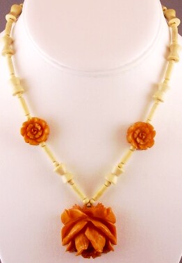 BN25 butterscotch bakelite rose necklace